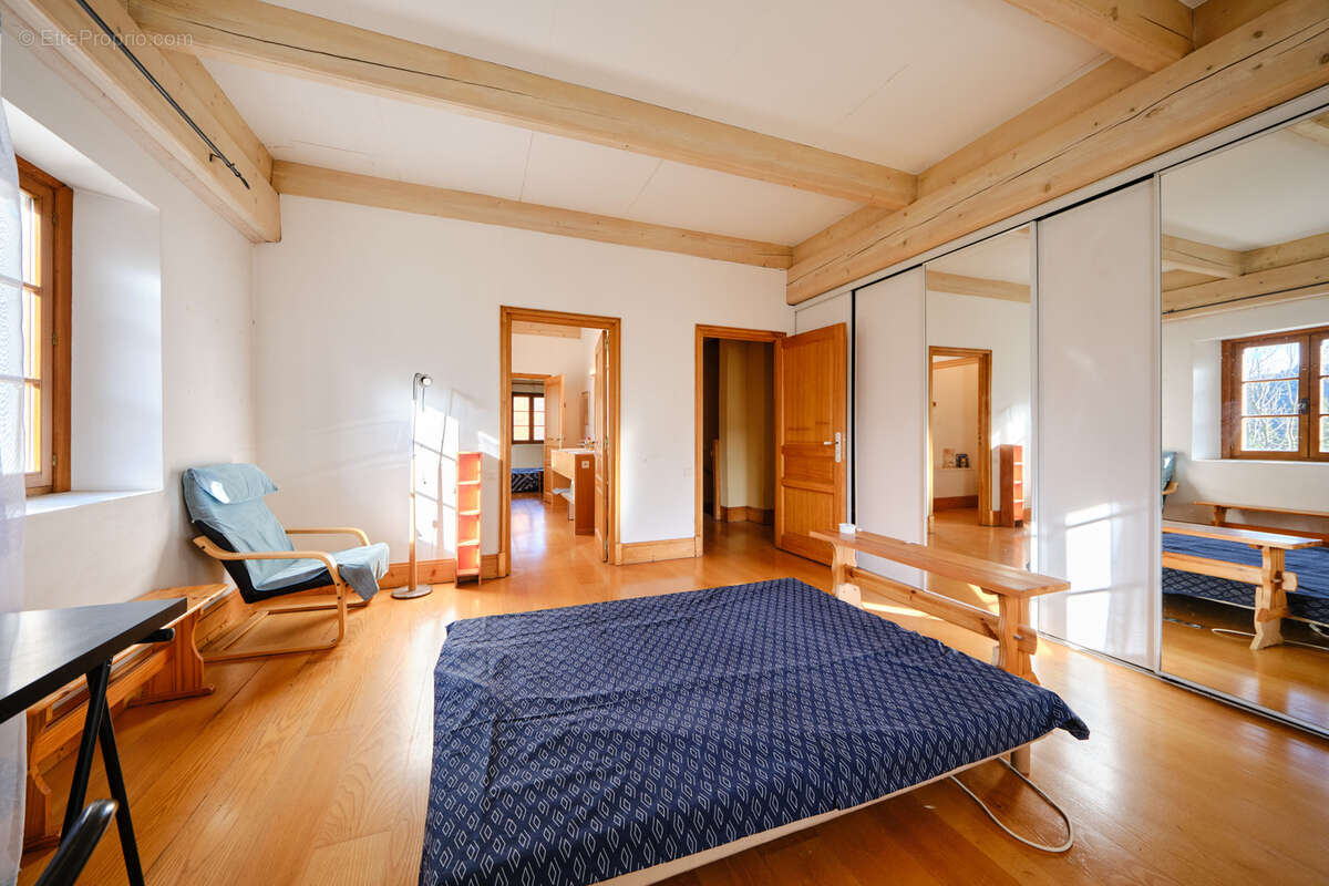 Maison à EVIRES