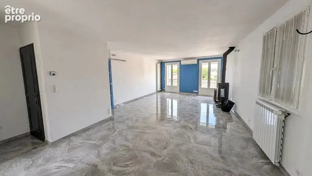 CARCES - Maison de village rénovée avec terrasse et garage - photo 3