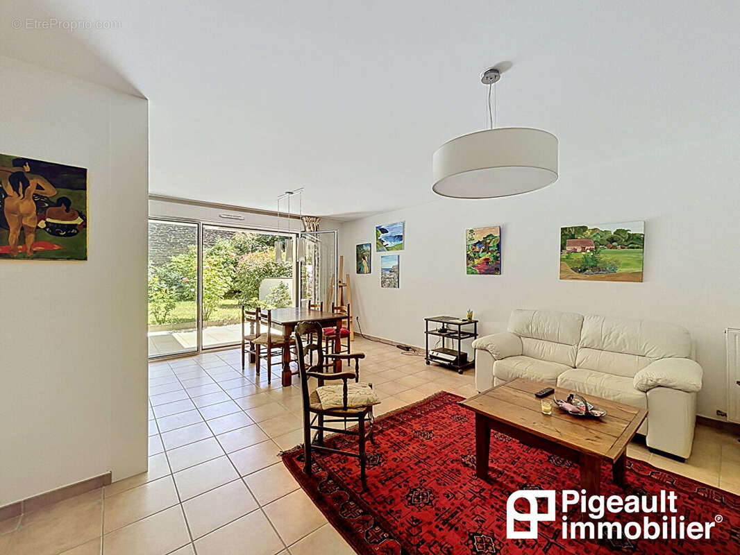 Appartement T3 rez de jardin sous compromis - Rennes - Arsenal Redon - Parking - photo 8