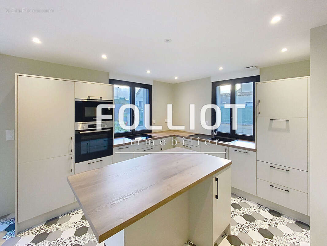 Maison à SAINT-PAIR-SUR-MER