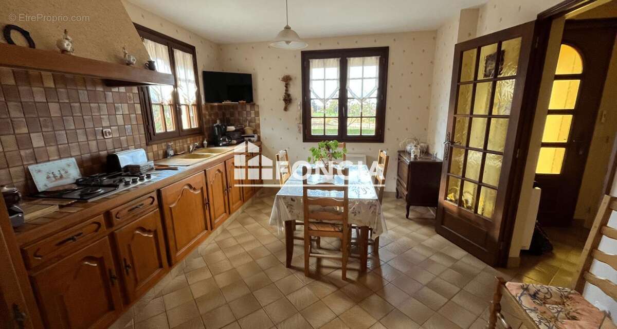 Maison à COURCELLES-LA-FORET