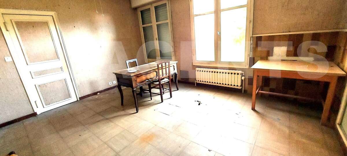 piece - Maison à CHARLEVILLE-MEZIERES