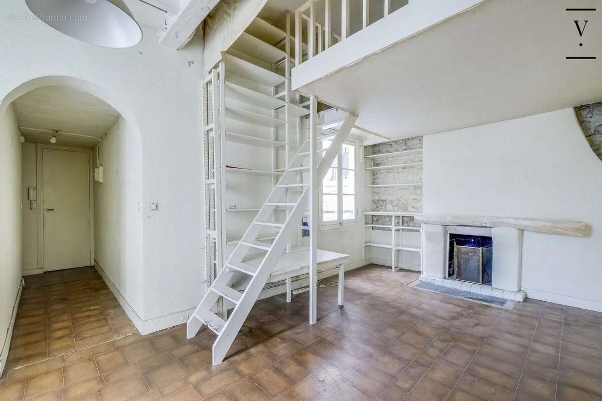 Appartement à PARIS-4E