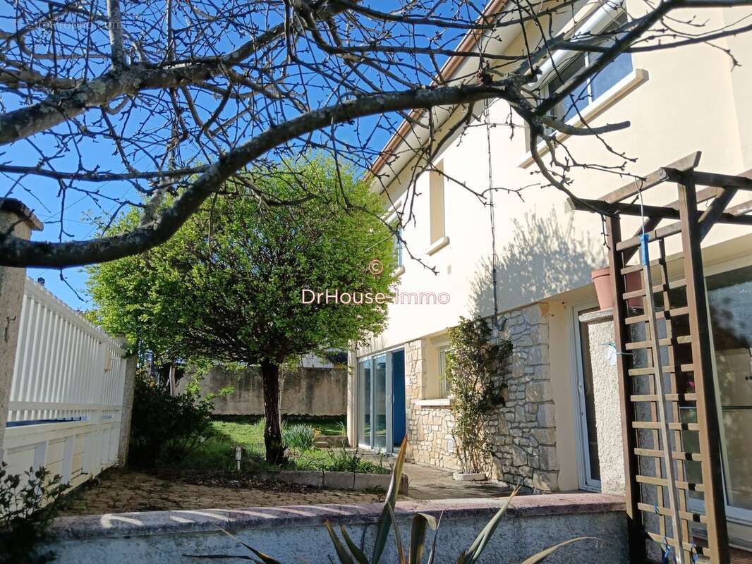 Maison 144 m² à Miramont-De-Guyenne  - photo 9