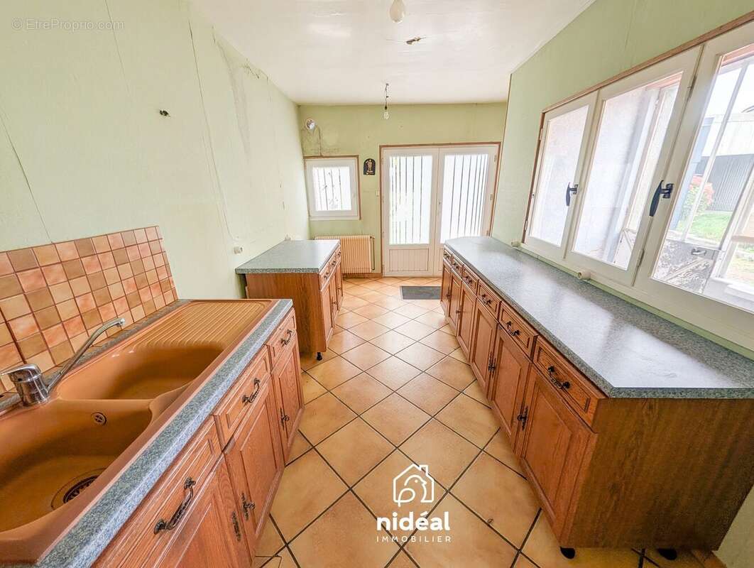 Maison à SARS-POTERIES