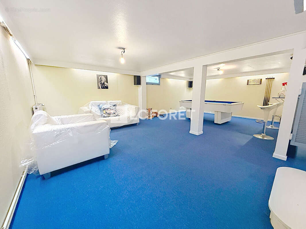 Maison à SAINT-ETIENNE-DU-ROUVRAY