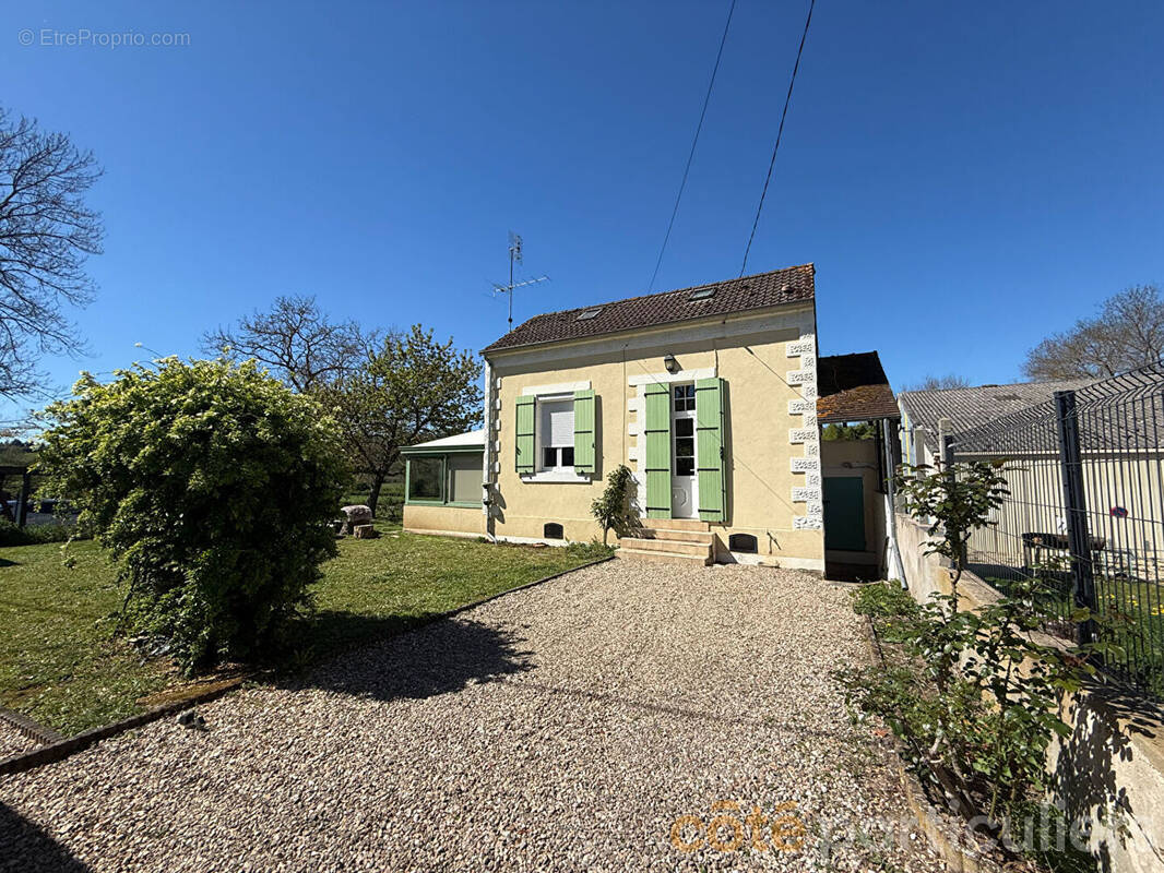 Maison à SAINT-AMAND-MONTROND