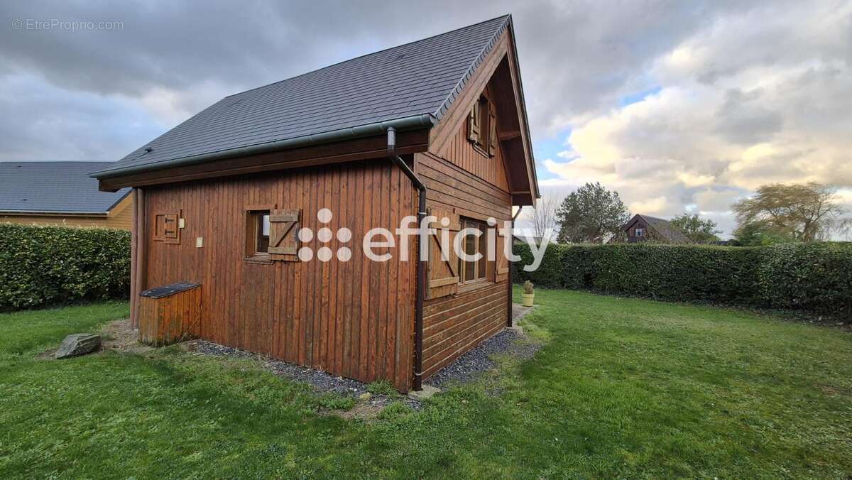 Maison à LONGUES-SUR-MER