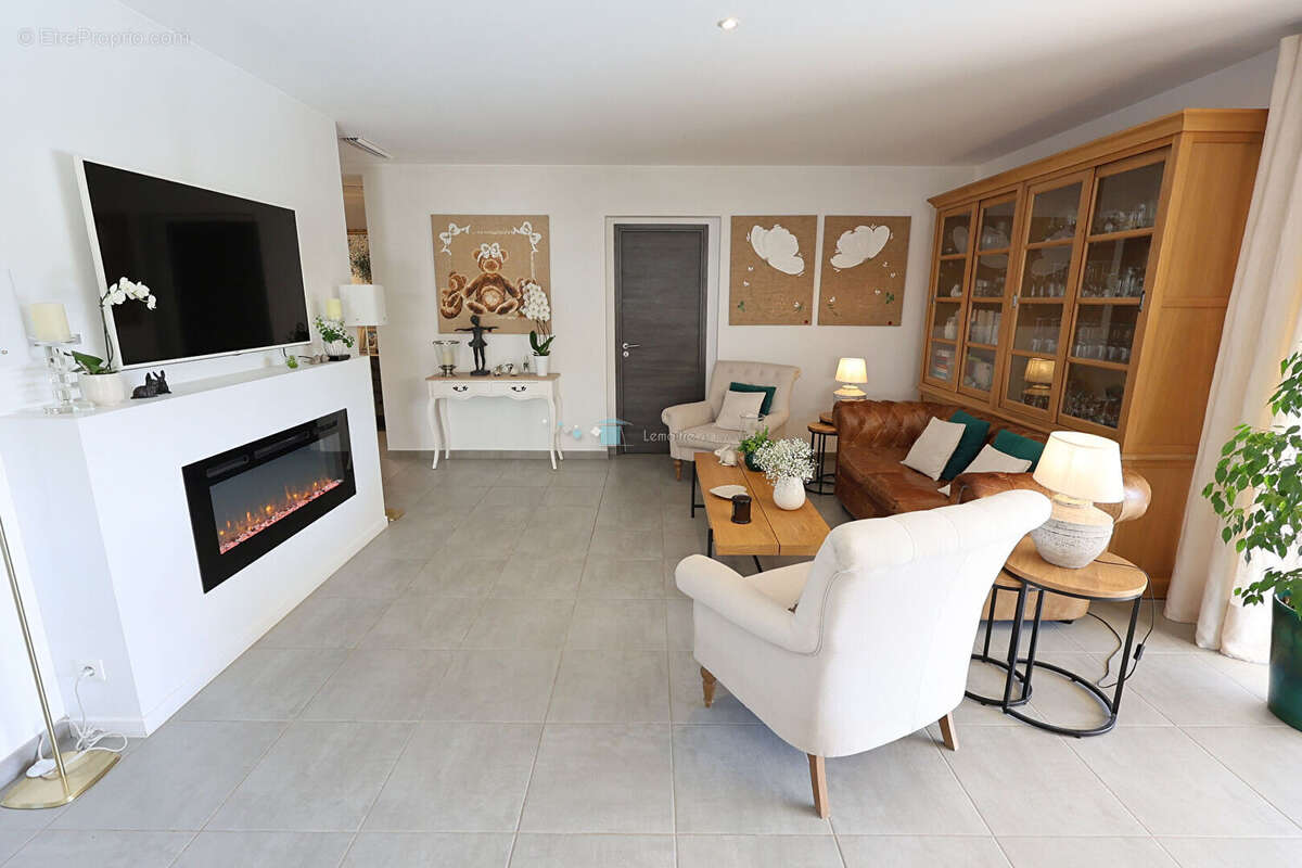 Villa récente Peymeinade 130 m² et 25 m² de garage avec piscine terrain de 1285 m² - photo 12
