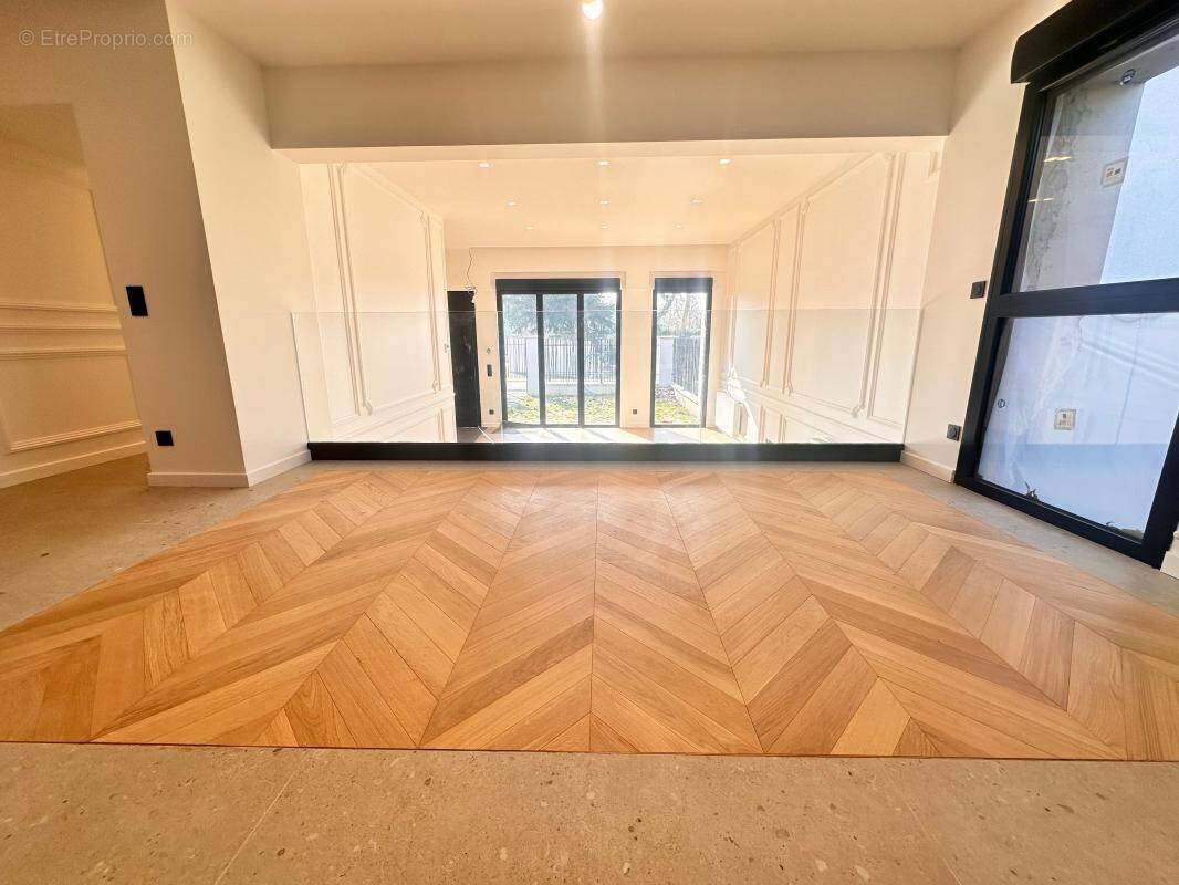 Maison à SAINT-MAUR-DES-FOSSES