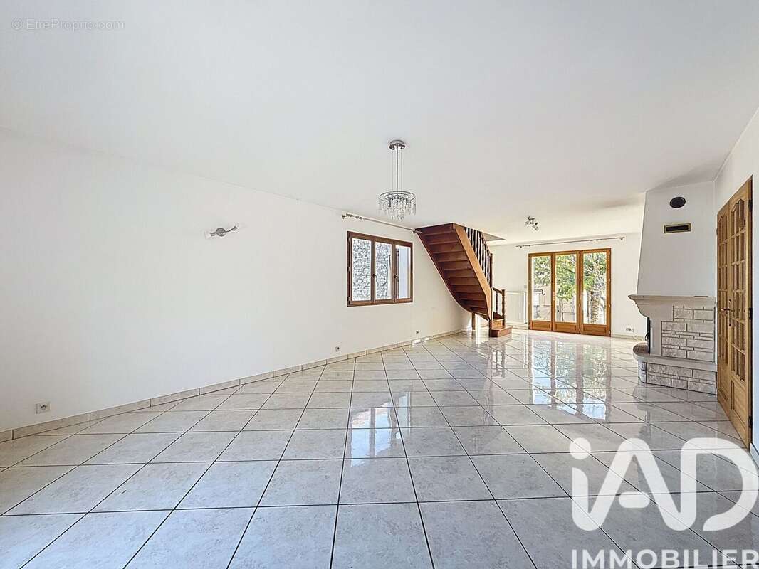 Photo 5 - Maison à CHAMPLOST