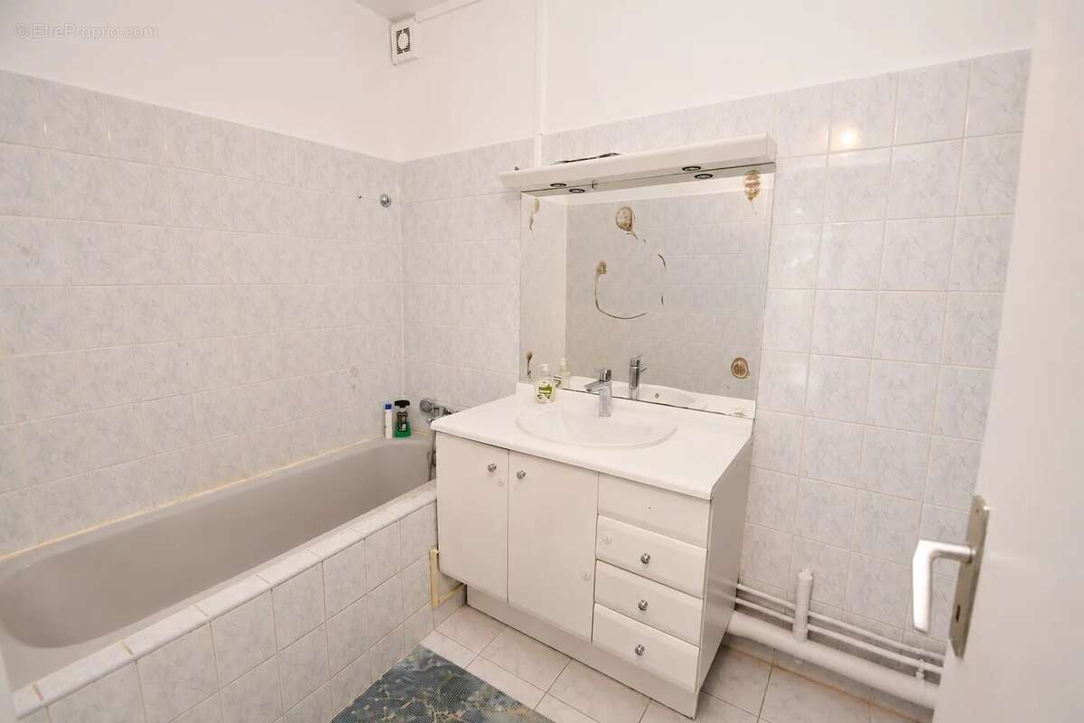  IMMO5 vous présente ce bel appartement F2 idéalement situé ! - photo 5