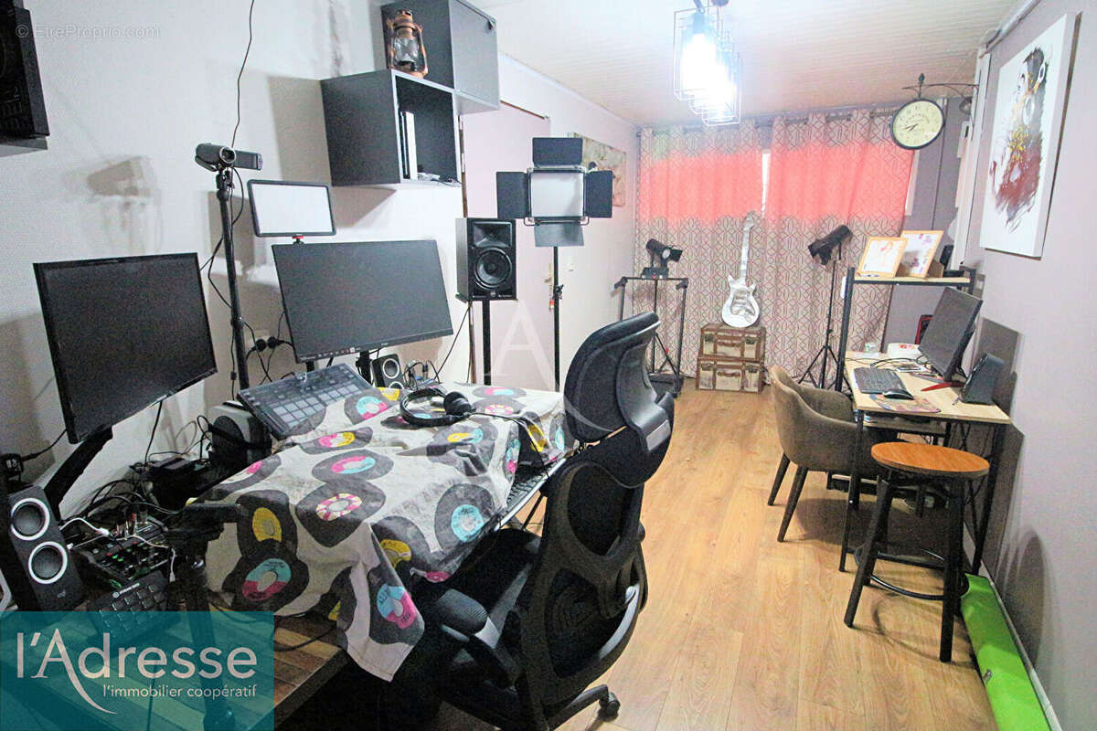 Maison à FLEURY-MEROGIS