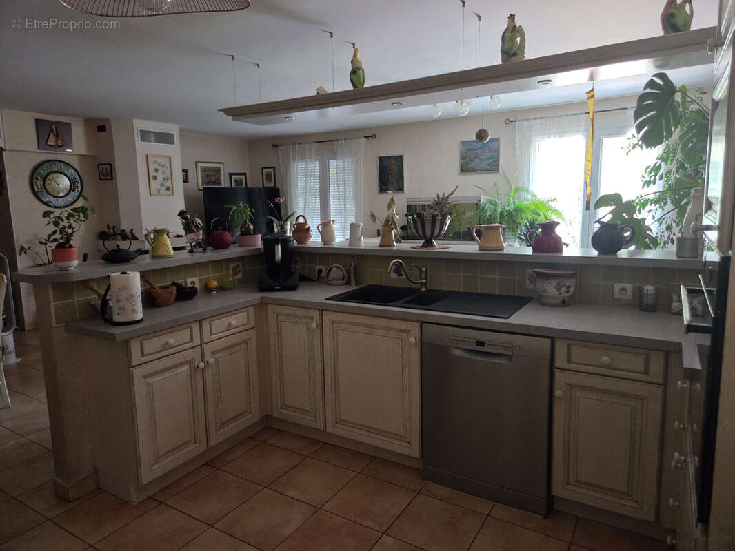 Drme Provencale Villa plein pied,3 chambres, garage, piscine couverte ,source 7000 m2, campagne. - photo 14