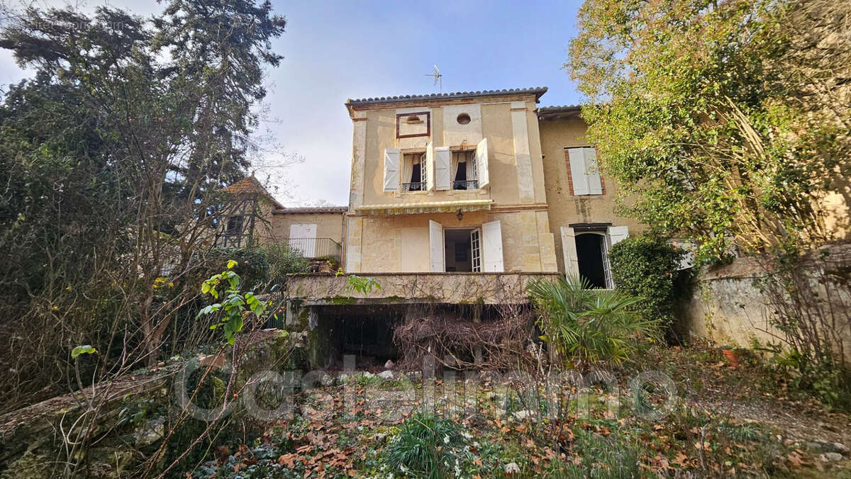 Maison à LARRAZET