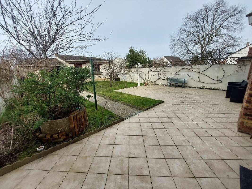 Maison à VIGNEUX-SUR-SEINE