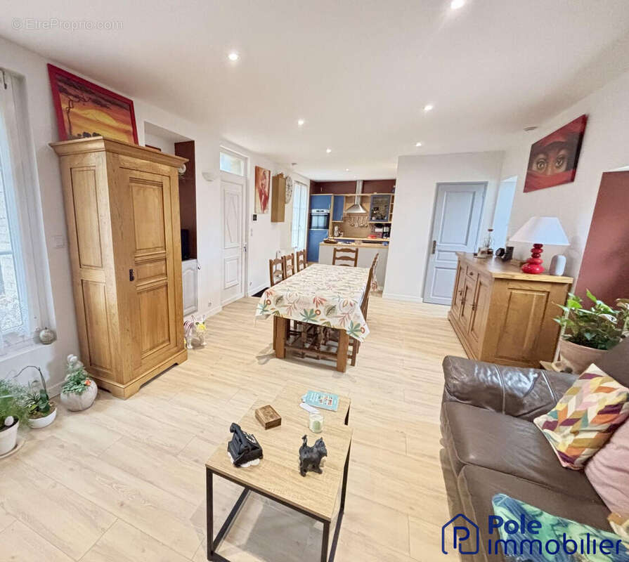 CAEN MAISON 150M²- PIECE DE VIE - Maison à CAEN