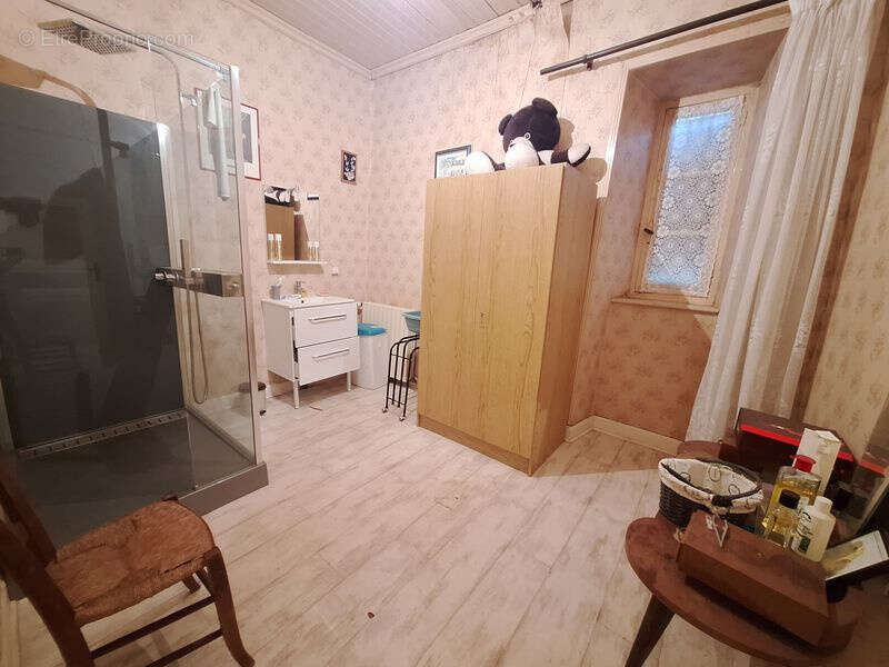 Maison à LAVAL-DE-CERE