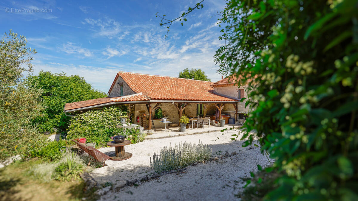 Maison à BAGAT-EN-QUERCY