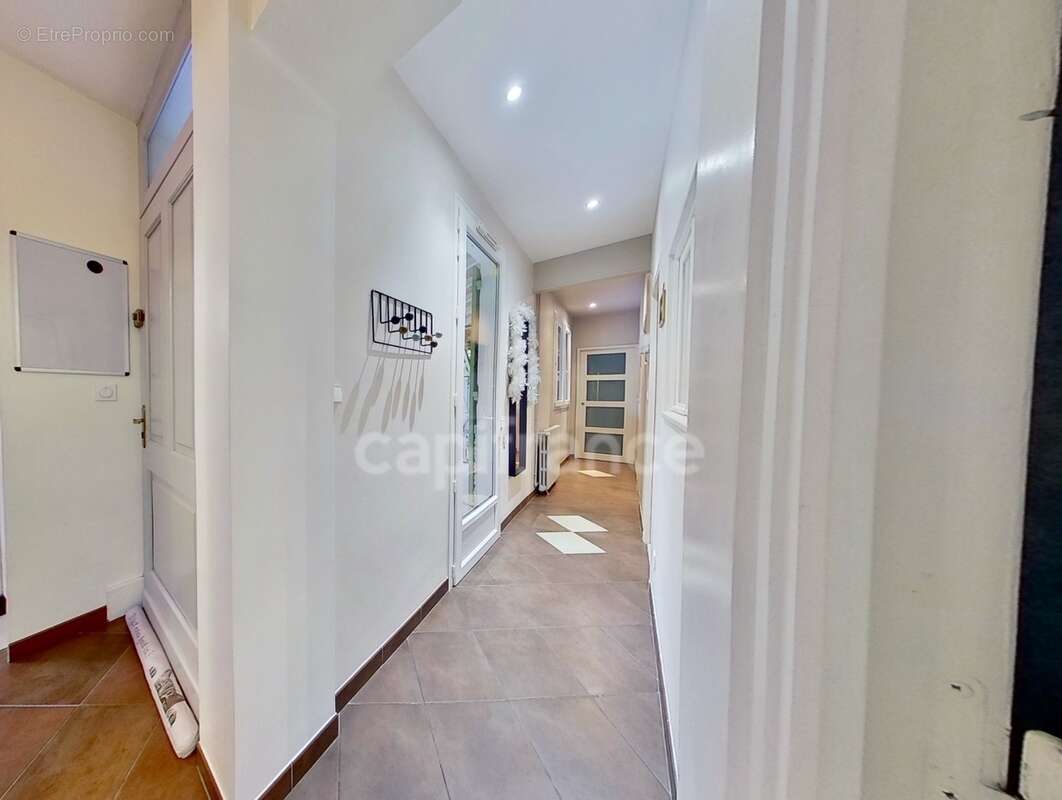Maison de 116 m² - 4 chambres - proche services à pieds - garage -piscine - photo 15