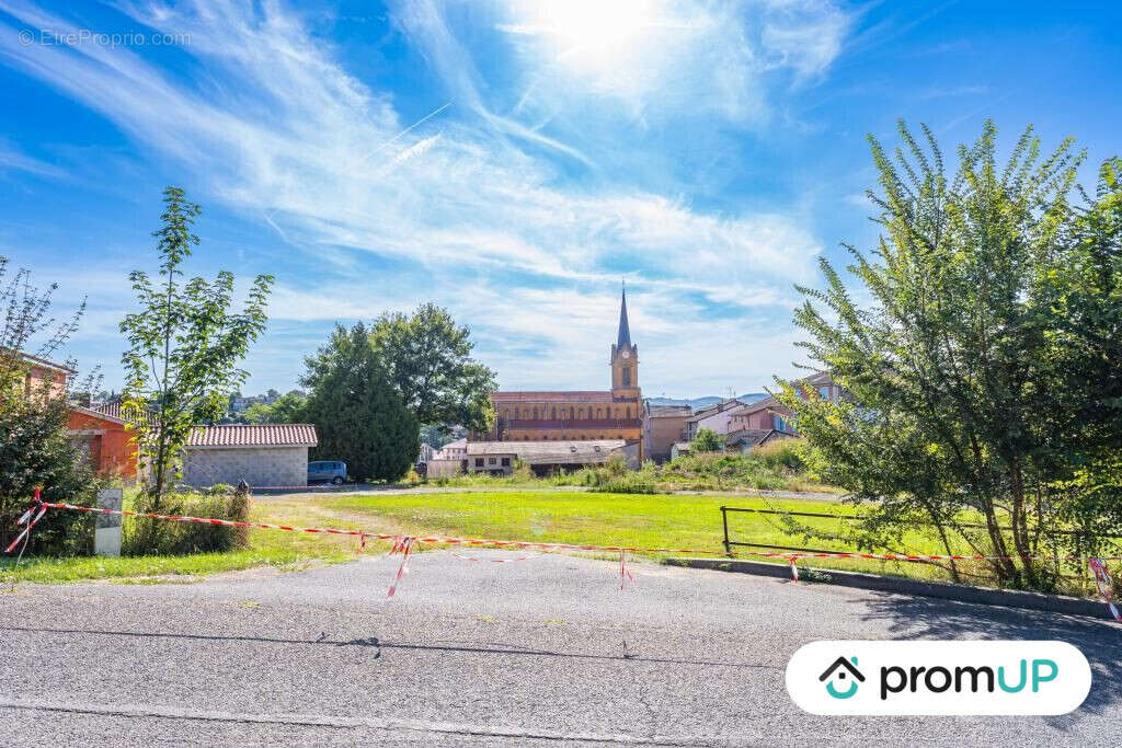 Terrain à SAVIGNY