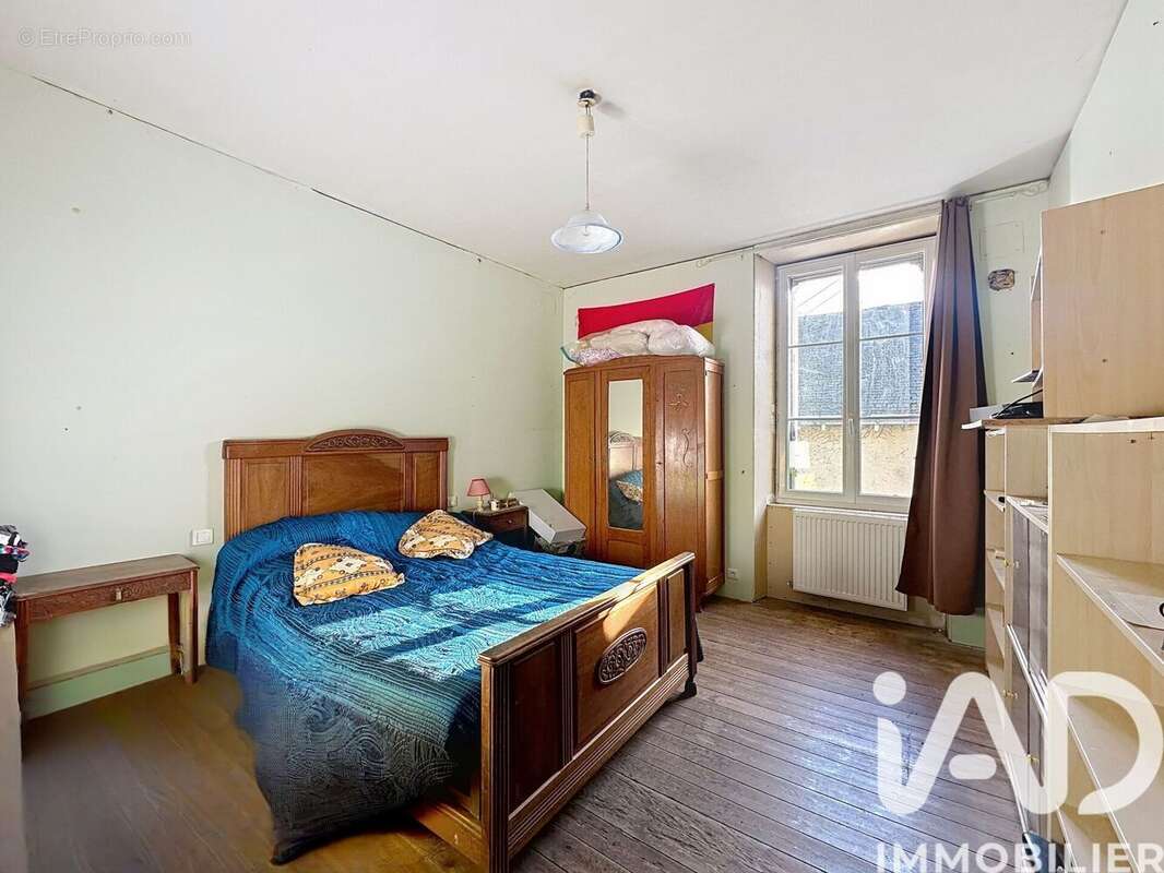 Maison 145 m² à Coulonges-Thouarsais  - photo 7
