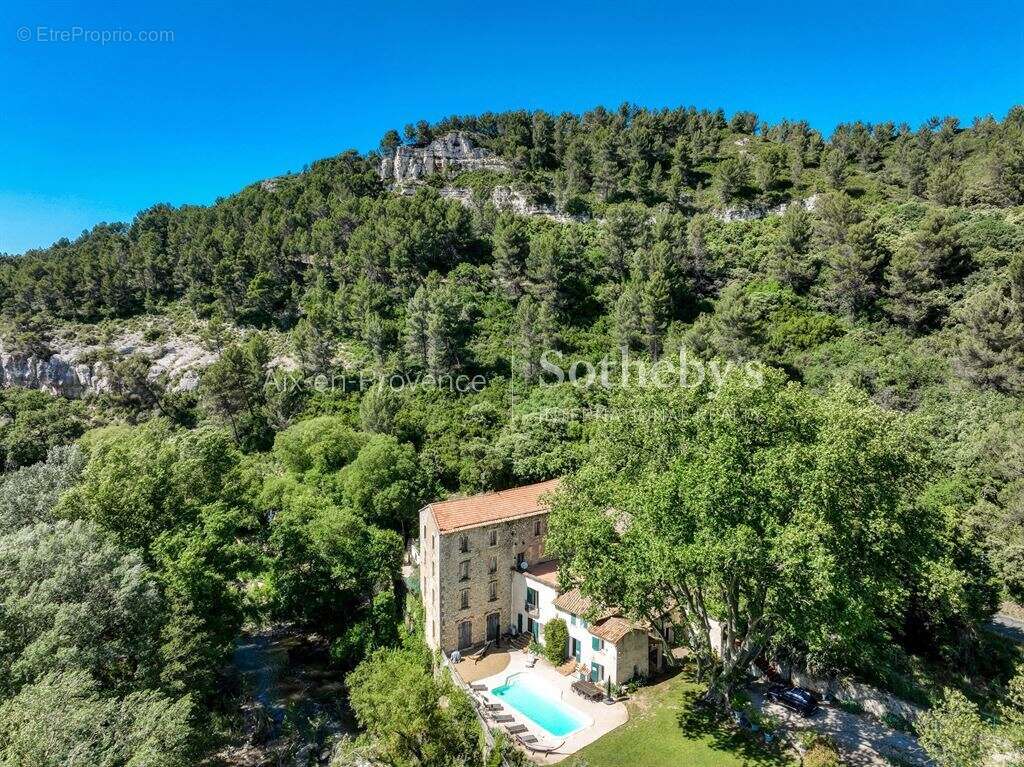 Maison à VENTABREN