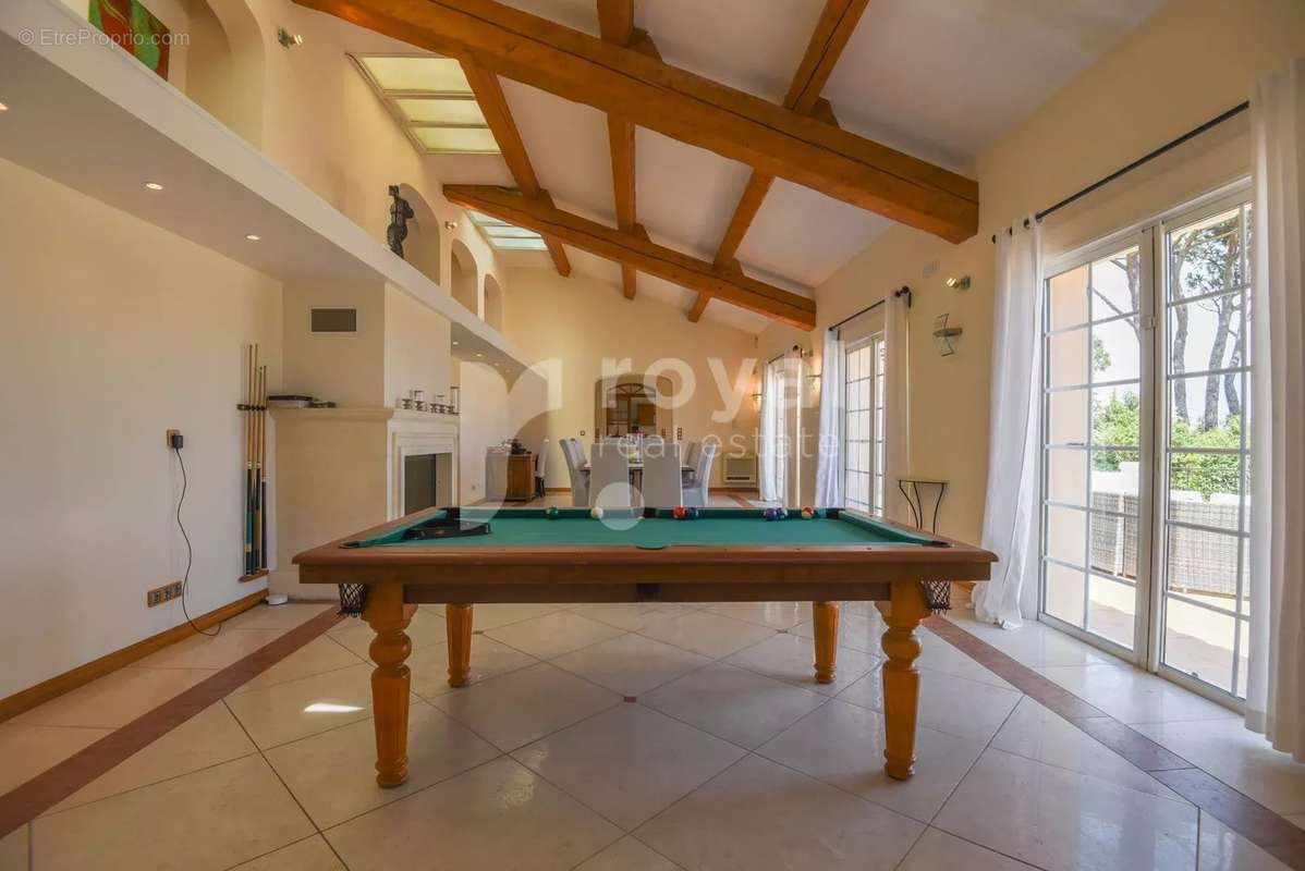 Maison à LES ADRETS-DE-L&#039;ESTEREL