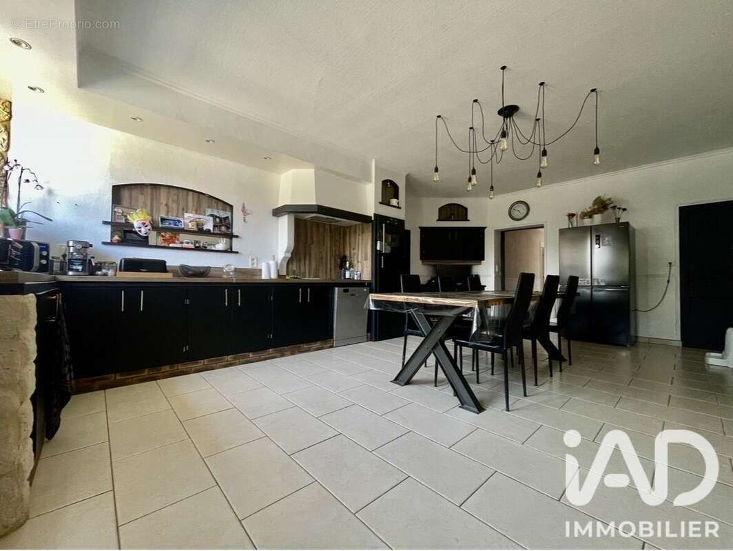 Maison 257 m² à Le Thoult-Trosnay  - photo 7