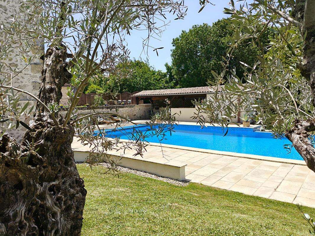 Ancienne grange rénovée avec gîte, grande piscine et vue panoramique - photo 5