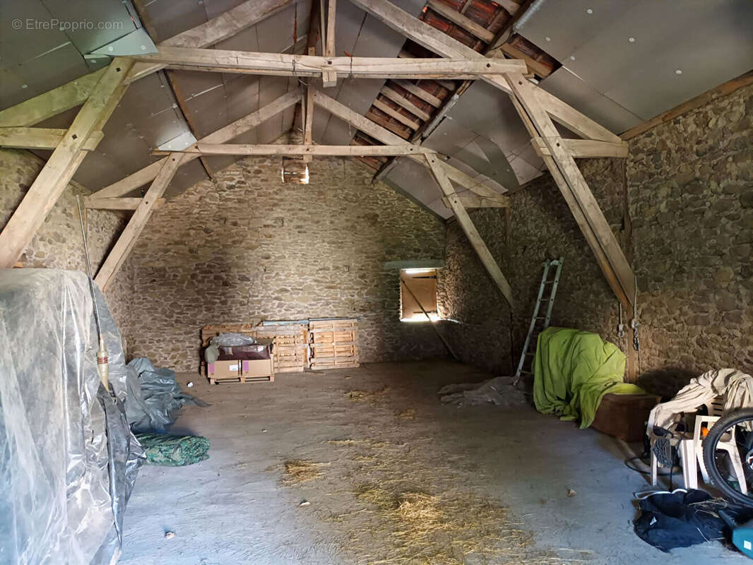 Maison à DECAZEVILLE