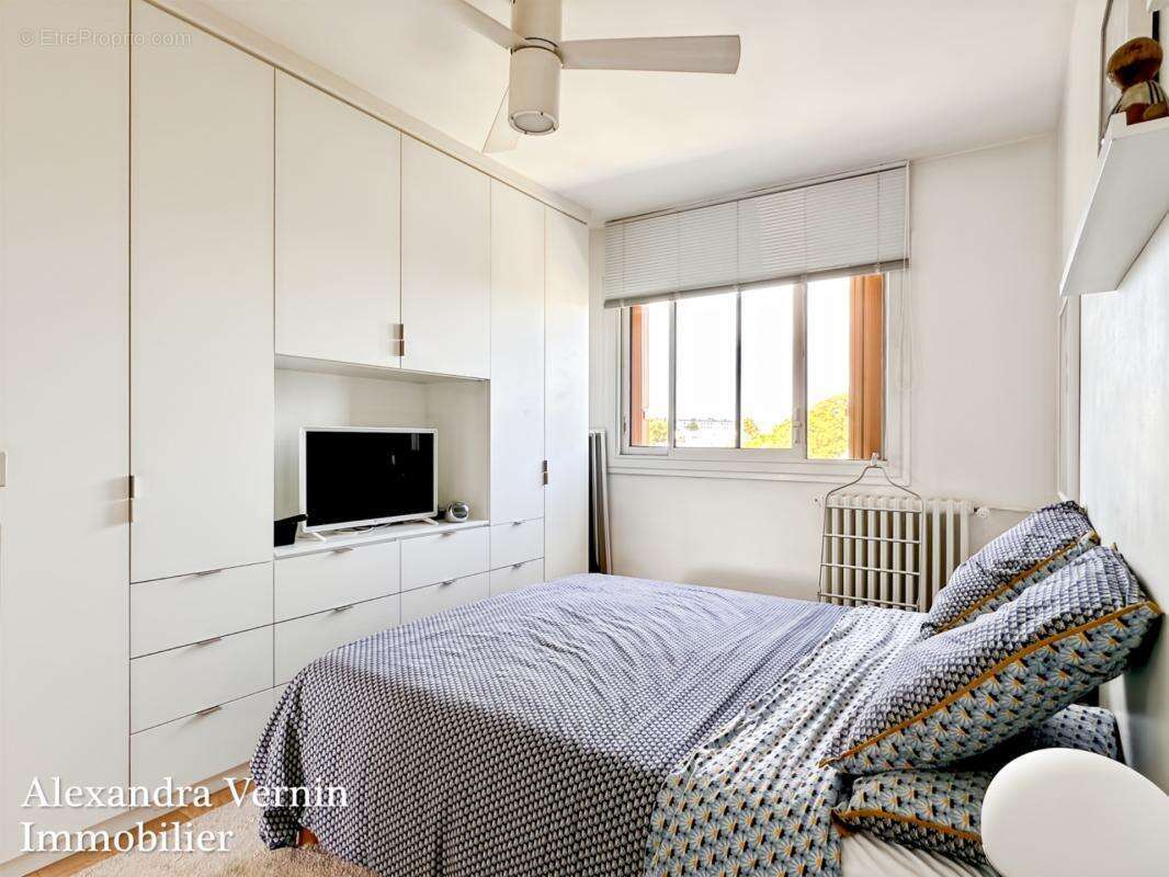 Appartement familial Saint-Germain-en-Laye rue de Tourville dernier étage refait à neuf - photo 13