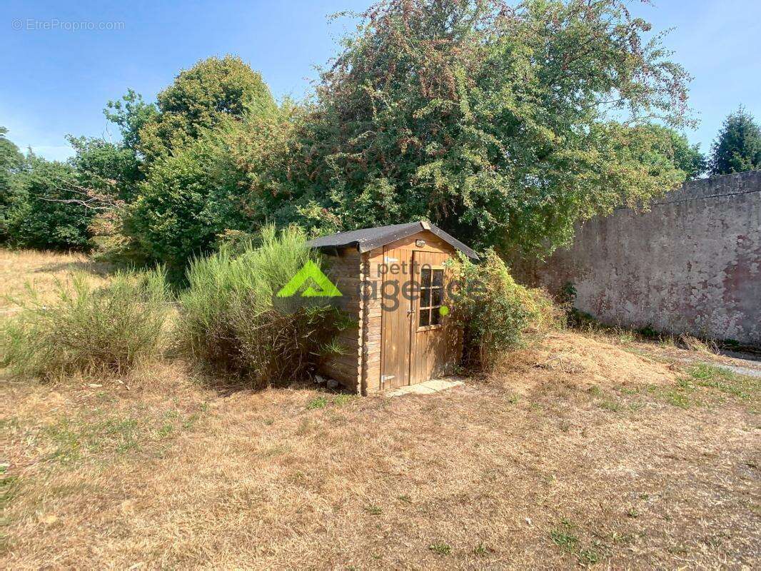 Maison à SAINT-QUENTIN-LA-CHABANNE