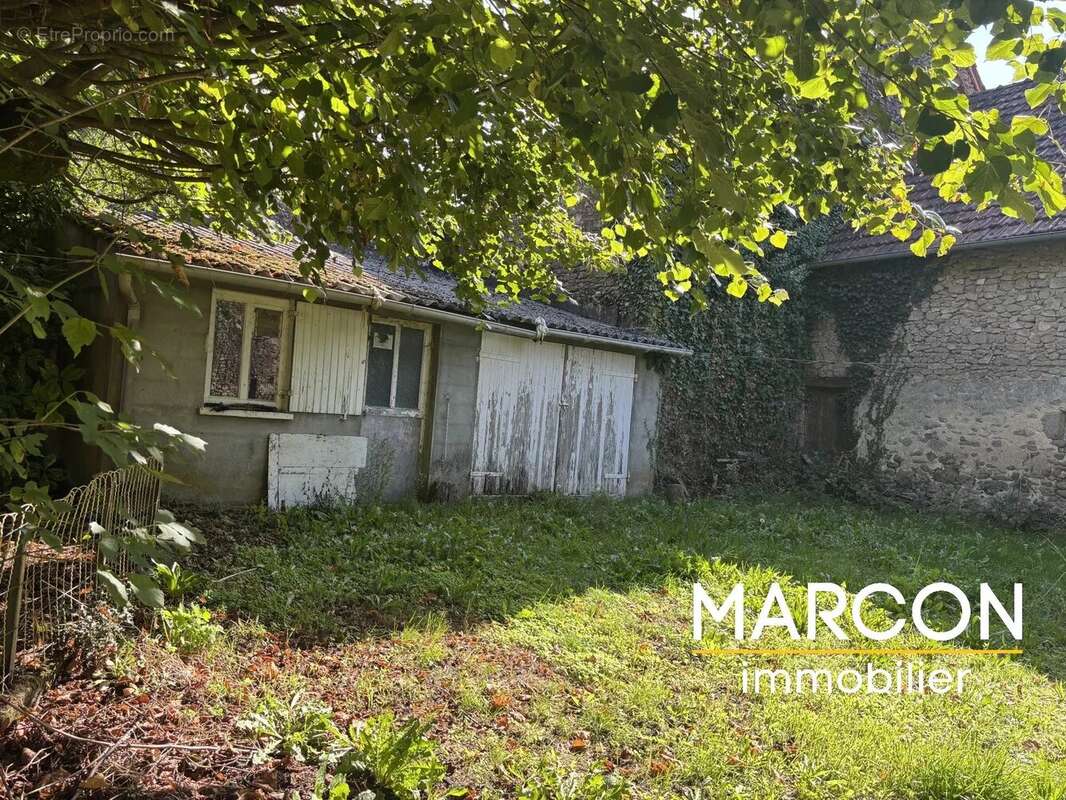 Maison à SAINT-PIERRE-DE-FURSAC
