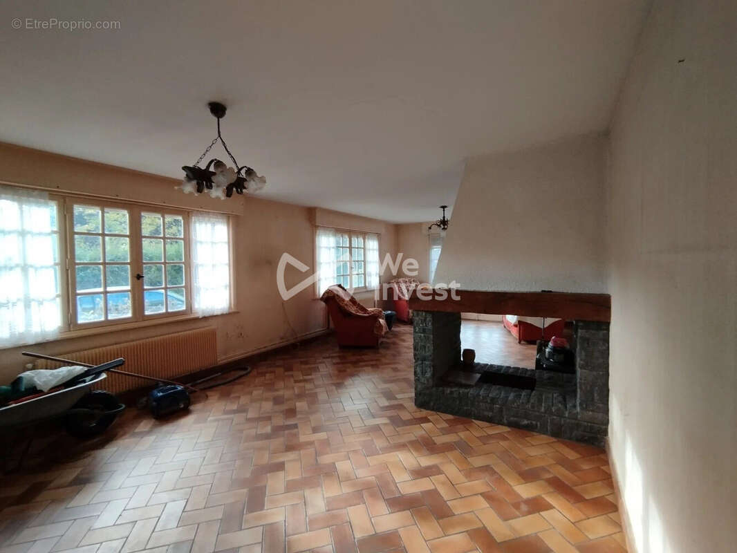 Maison à AVESNES-SUR-HELPE