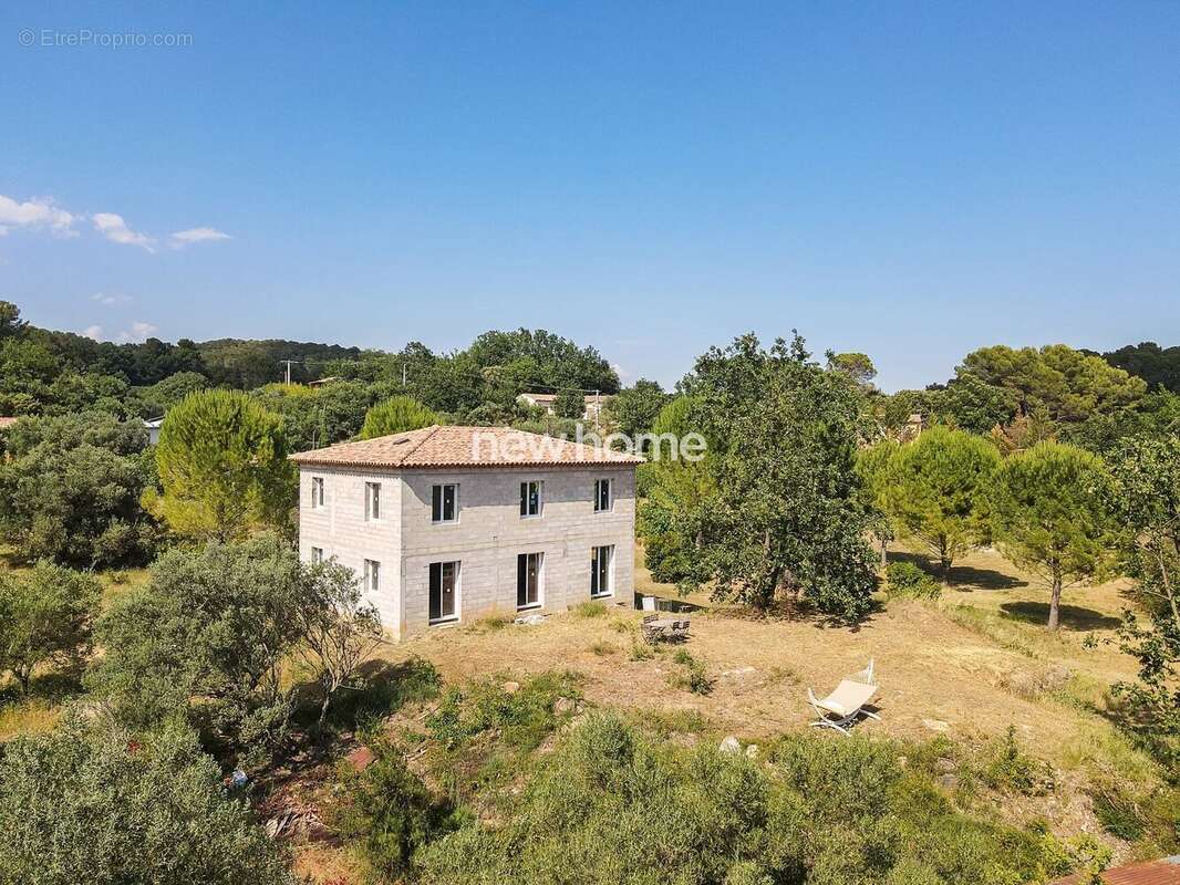 Maison à LORGUES