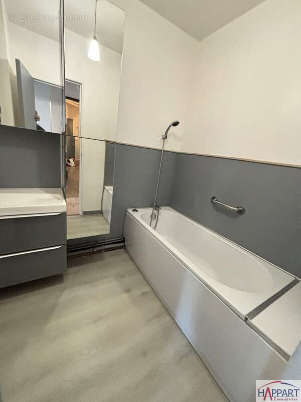 Appartement à VAUX-LE-PENIL