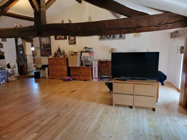 Maison à NANTEUIL-EN-VALLEE