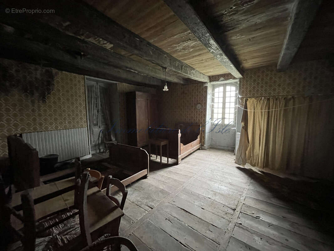 Maison à SAINT-AQUILIN