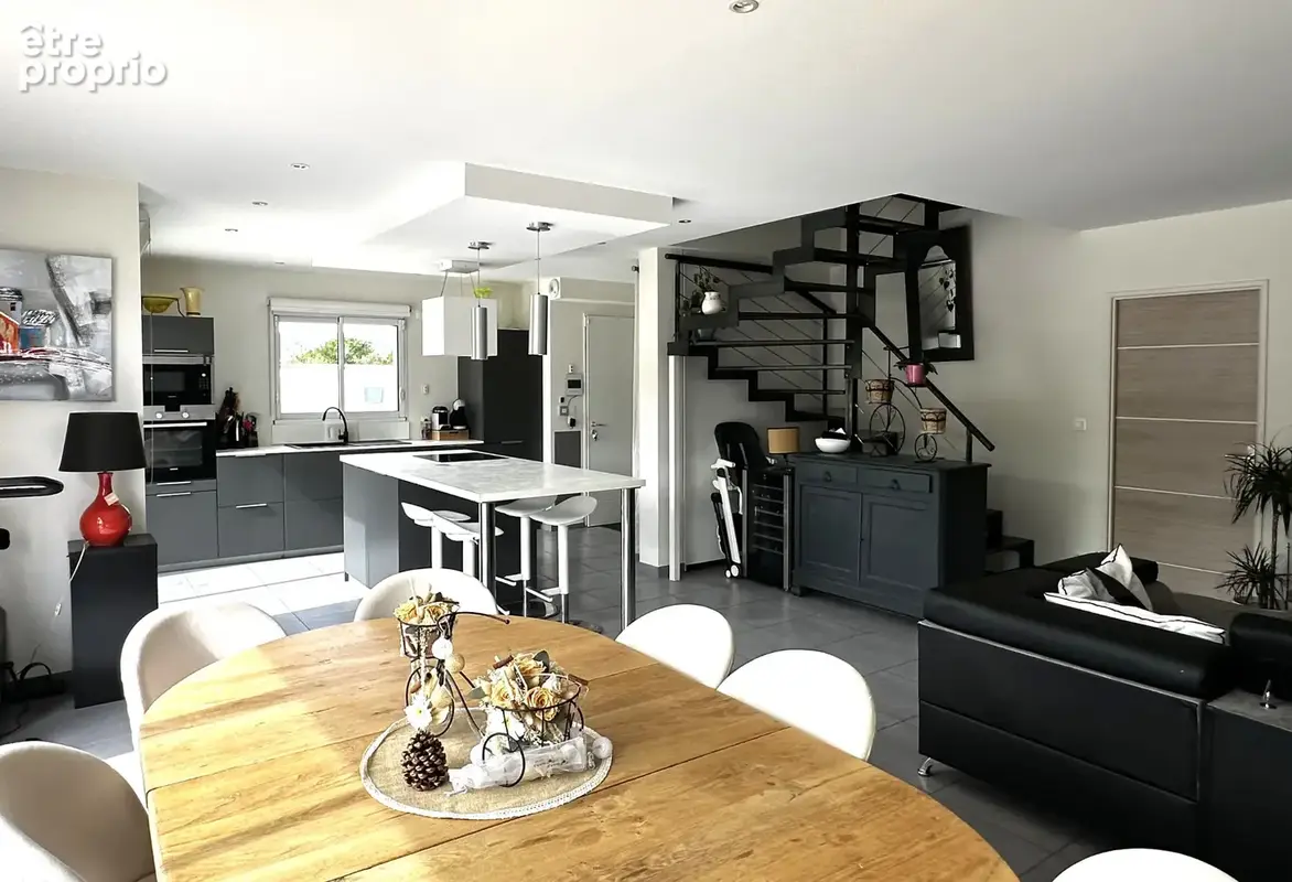 Exclusivite soucieu-en-jarrest maison contemporaine avec piscine - photo 2