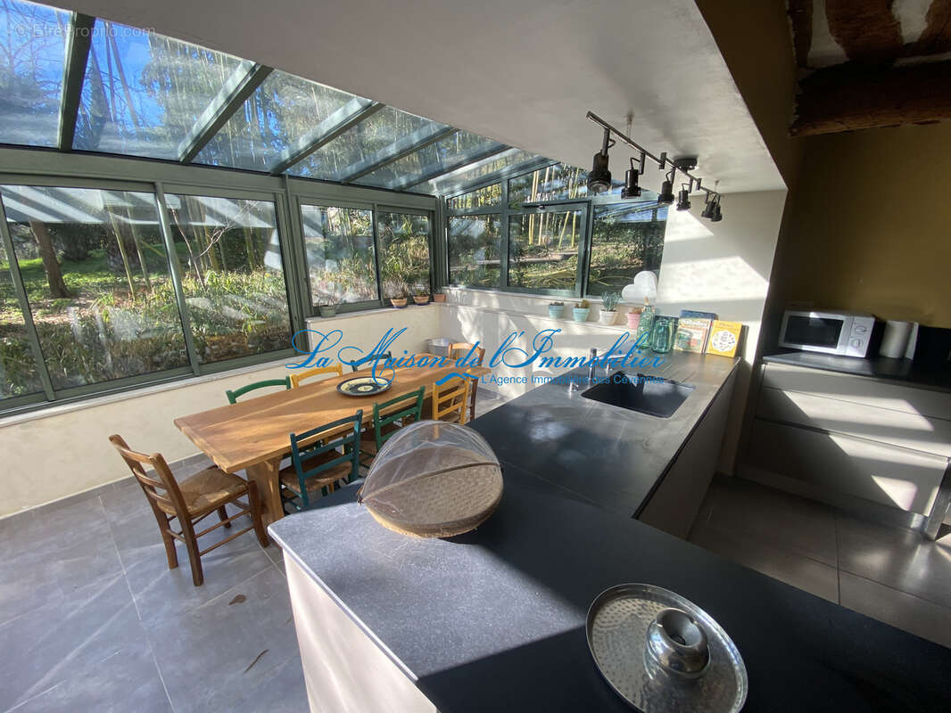 ANDUZE, maison en pierres rénovée de type F6 avec piscine et chambre indépendante sur un terrain arboré de 178 - photo 3