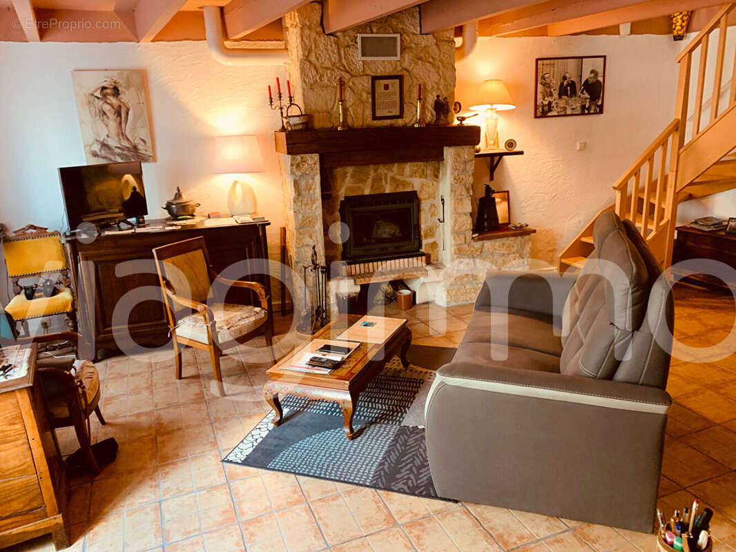 Maison à SAINT-HILAIRE-LE-VOUHIS