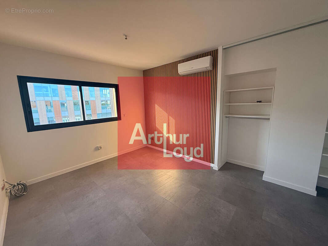 Commerce 152 m² à Boe  - photo 2