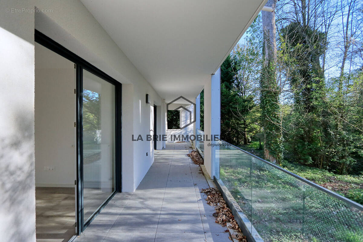 Appartement à RUBELLES