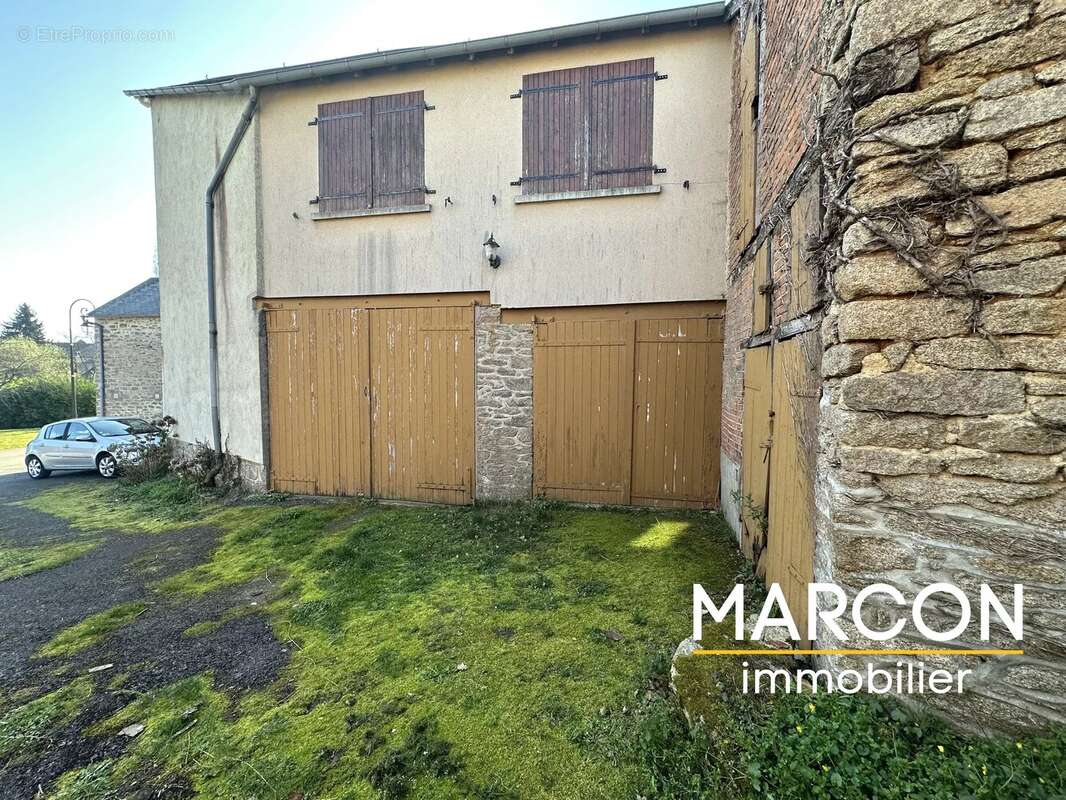 Maison à AZERABLES