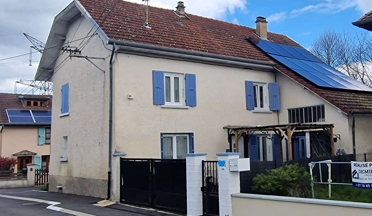 Maison à LA TOUR-DU-PIN