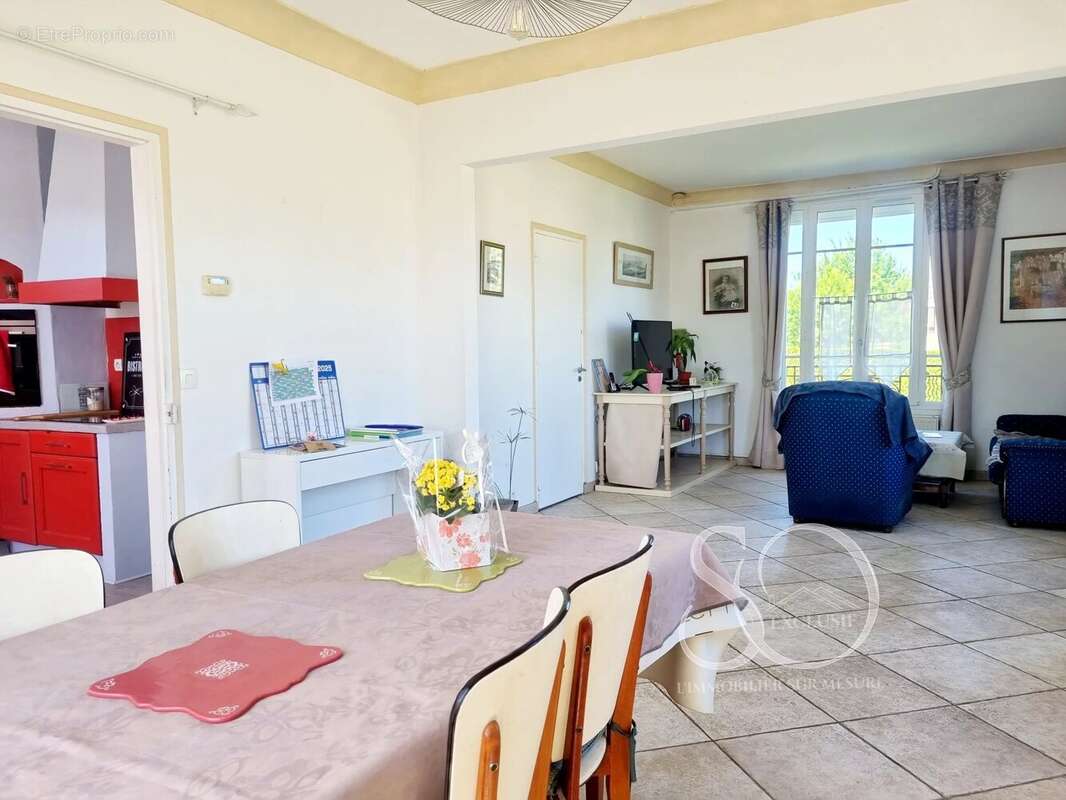 Maison à ROSNY-SUR-SEINE