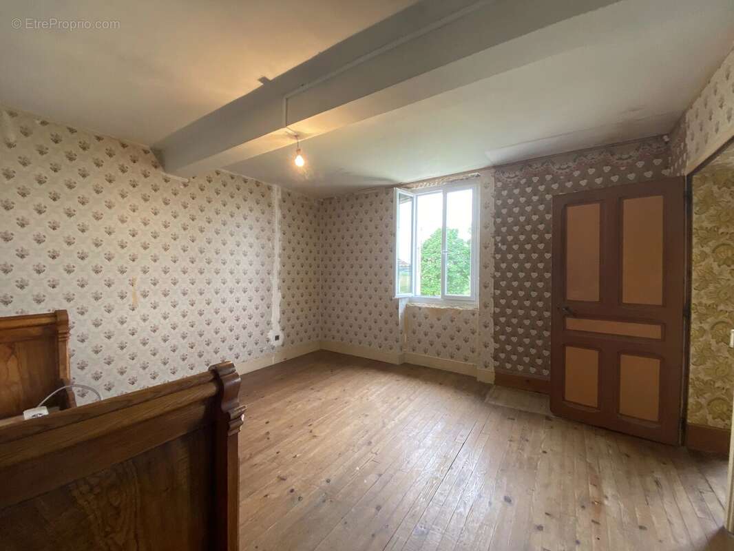 Maison à MONDAVEZAN