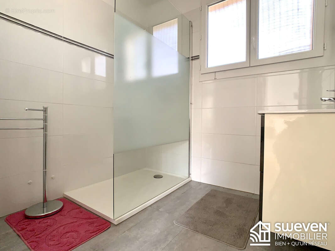 Maison à SAINT-LAURENT-DE-LA-SALANQUE