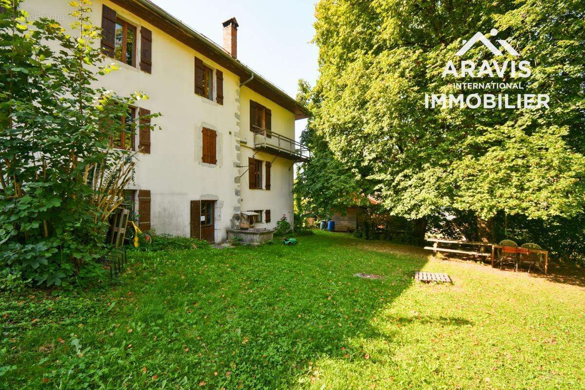 Appartement à DINGY-SAINT-CLAIR